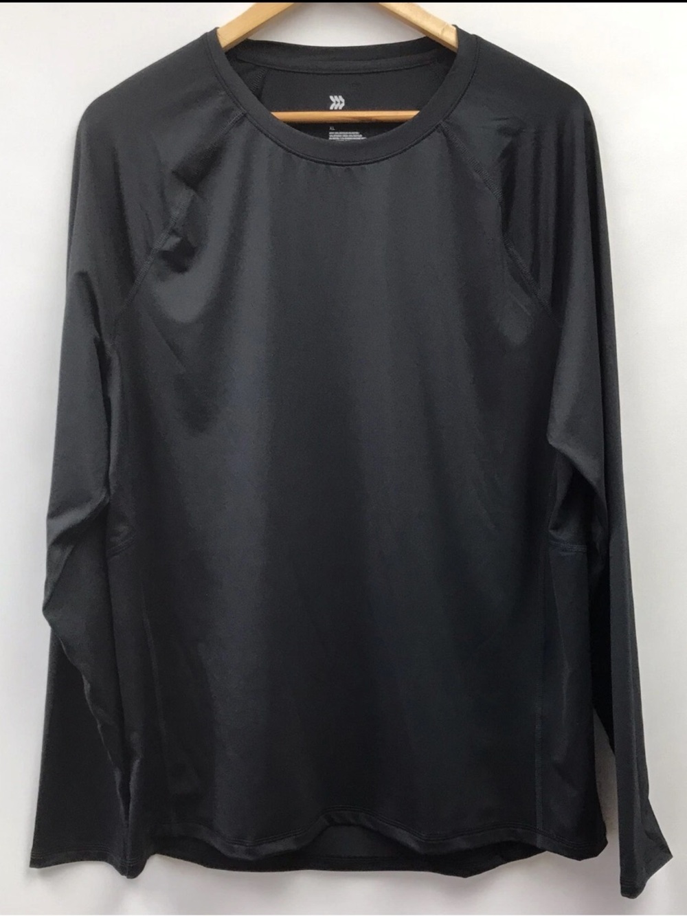 TAREGT All In Motion long sleeve workout tee - size large